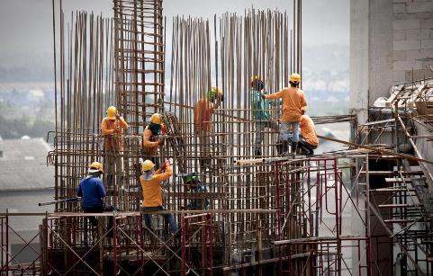 建筑勞務(wù)分包能否分包給個(gè)人？——解讀政策法規(guī)與實(shí)踐風(fēng)險(xiǎn)